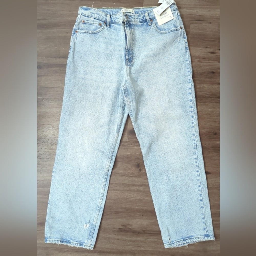 Abercrombie & Fitch high waisted 90s jeans